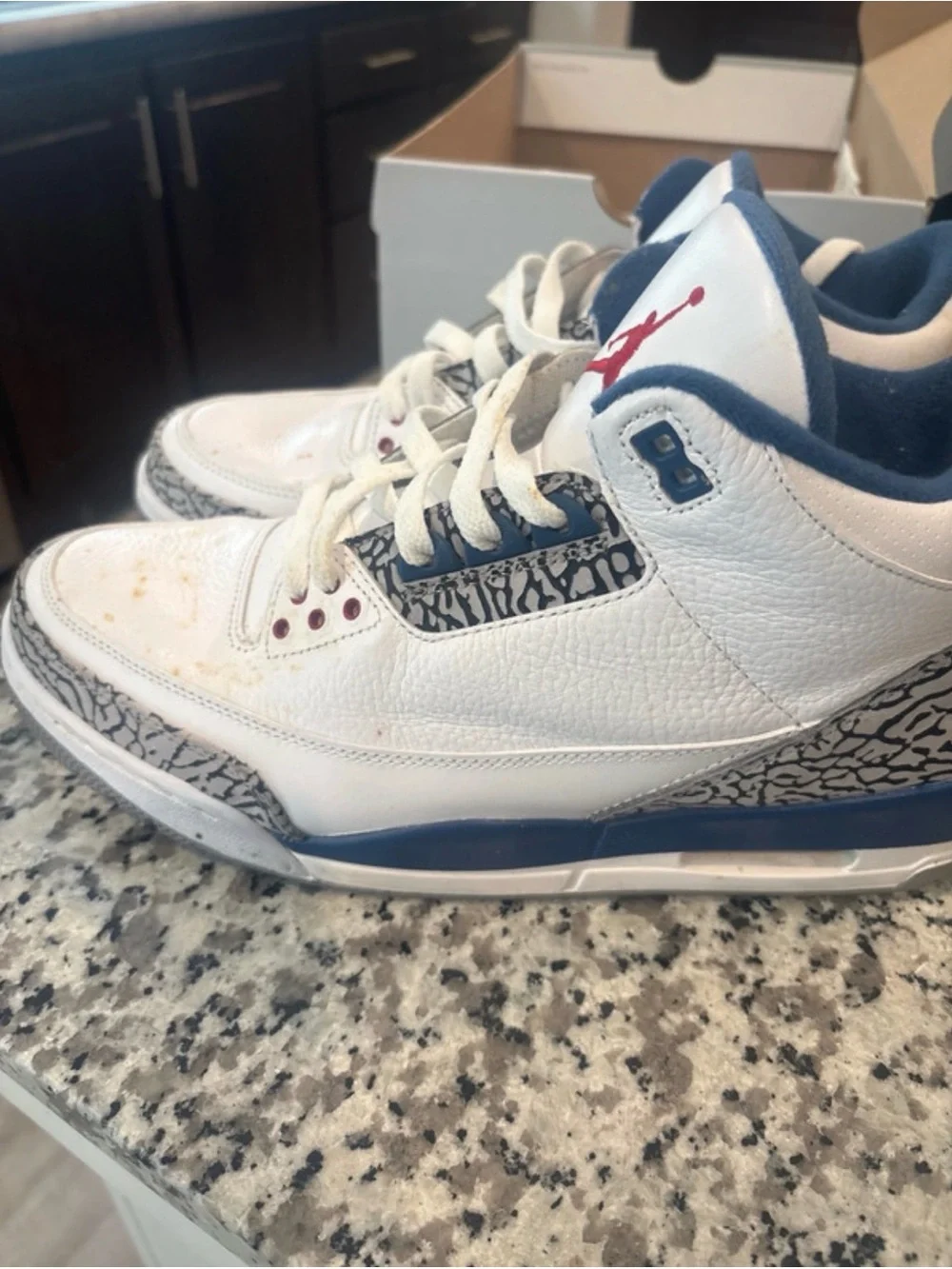 Jordan Men's White and Navy Retro Elephant-Print Sneakers